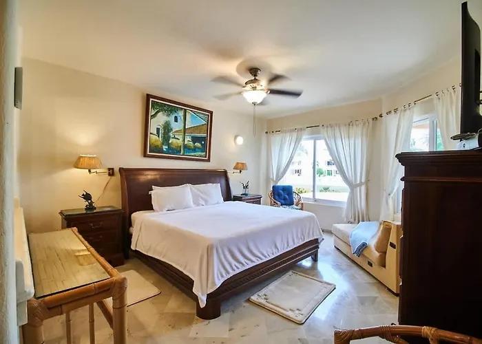 Beachfront Appt W/amazing Pool In Apartment *
